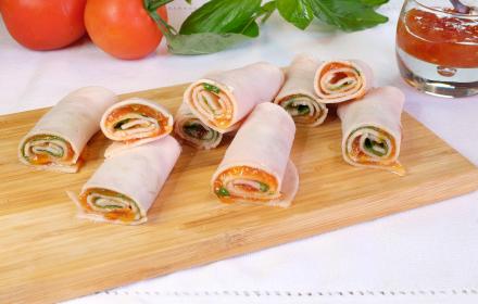 Roulés de poulet, confiture de tomates au basilic