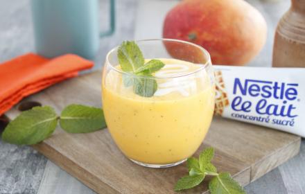 Cocktail de mangue et lait concentré