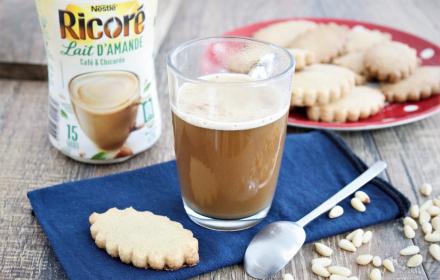 Ricoré lait d'amande et petits sablés aux pignons