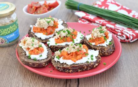 Toasts chèvre frais tomates confites Vuna