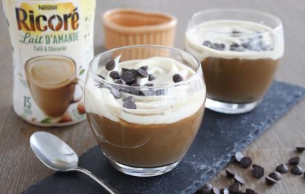 Ricoré Lait d'amande et mousse de chocolat blanc aux pépites de chocolat