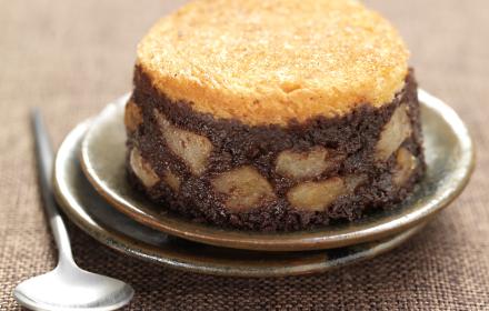 Pudding cremeux au chocolat et fruits poeles