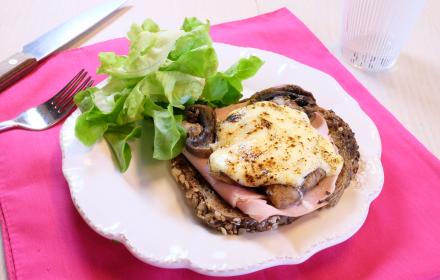 Bruschetta au jambon et champignons