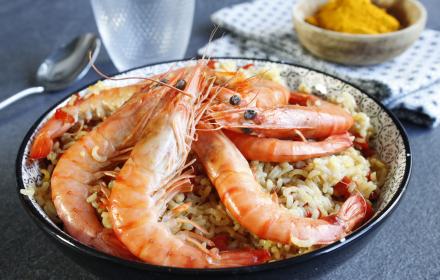 Riz sauté curry crevettes et poivrons