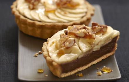 Tartelettes banane chocolat praliné et noix de pecan caramélisées