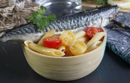 Penne aux maquereaux, tomates bicolores