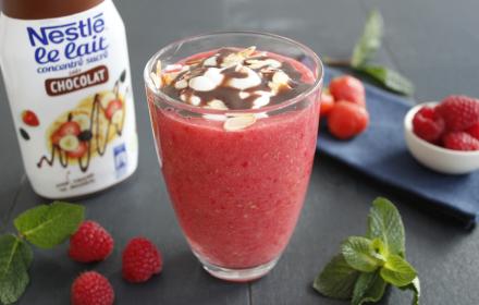 Smoothie fraise framboise fromage blanc sauce choco