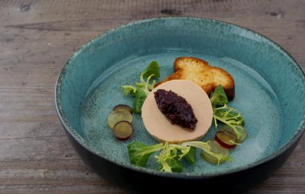 Sensational Terrine accompagné de sa brioche et d'une compotée d’oignons rouge