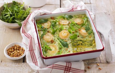 Lasagnes aux courgettes, chèvre et pignon