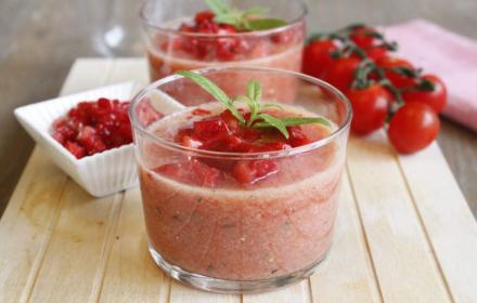 Soupe froide tomates, fraises au vinaigre balsamique