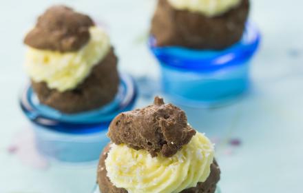 Choux chocolat et creme a la noix de coco