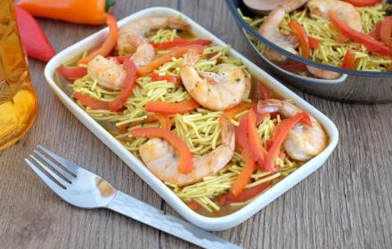 Nouilles à poeler curry crevettes poivrons