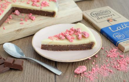 Fondant au chocolat au lait ganache chocolat blanc et pralines roses