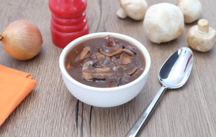 Sauce aux champignons et vin rouge