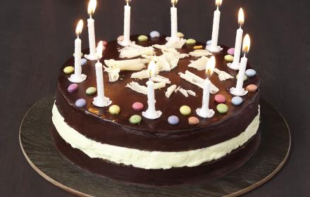 Gâteau d'anniversaire aux 2 chocolats et Smarties