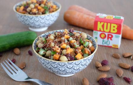 Salade pois chiches quinoa cranberries aux légumes croquants