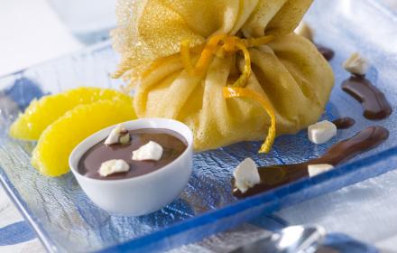 Aumônières à l'orange sauce chocolat nougat