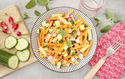 Salade de pâtes aux légumes croquants