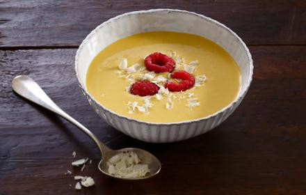 Soupe de chocolat blanc passion