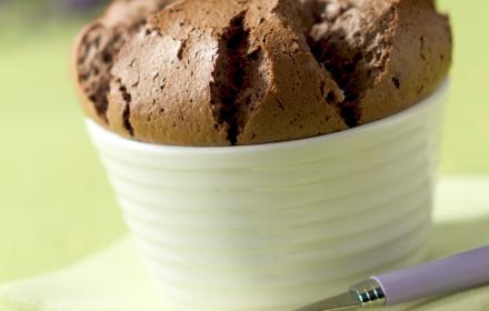 Souffles au chocolat au lait et pepites de chocolat