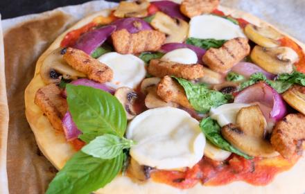 Pizza veggie aux bouchées de soja