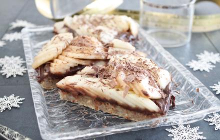 Gâteau de fête poire noisettes vegan