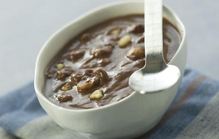 Creme au chocolat et eclats de noisettes
