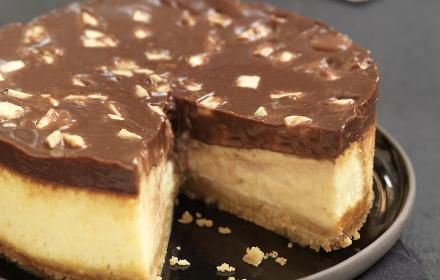 Cheesecake aux zestes d'agrumes et chocolat au caramel