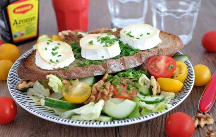 Salade de chèvre chaud