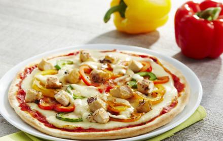 Pizza poulet et poivrons grilles