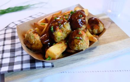 Poutine aux boulettes de légumes