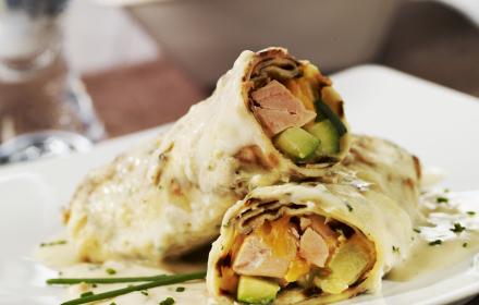 Crêpes gratinées au saumon et courgettes grillées