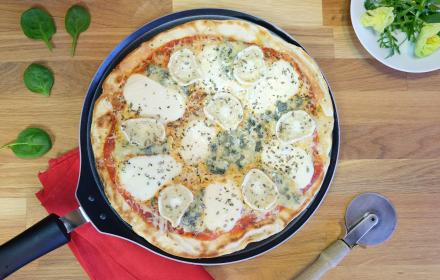 Pizza 4 fromages à la poêle
