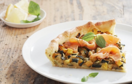 Tarte au saumon mariné et petits légumes poêlés à l'Arome