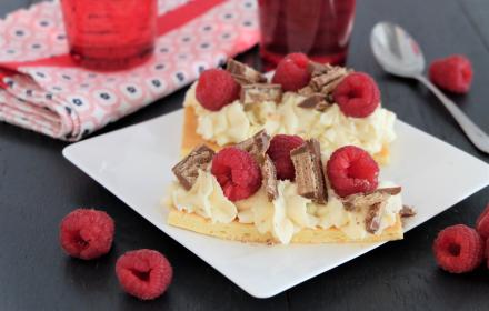 Biscuit moelleux mousse au chocolat blanc Kitkat