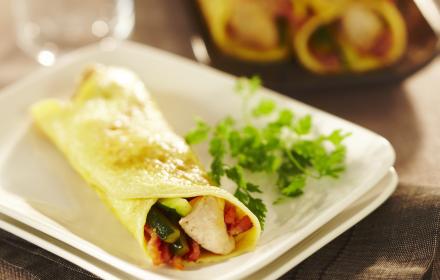 Omelettes roulées aux courgettes et poulet