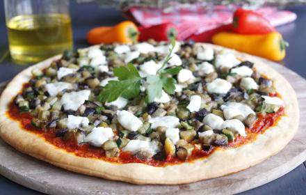 Pizza végétarienne à la tomate séchée