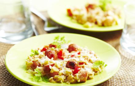 Riz sauté aux tomates et knacki