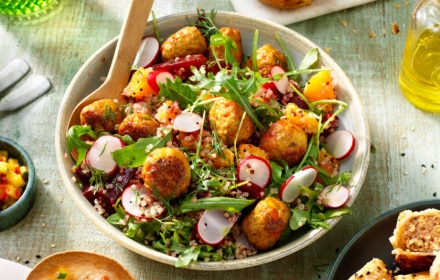 SALADE PRINTANIÈRE AUX BOULETTES