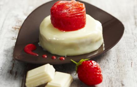 Fondant au citron, glaçage au chocolat et granité de fraises (exclusivité facebook juillet 2011)