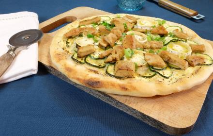 Pizza à la courgette et Emincés de soja