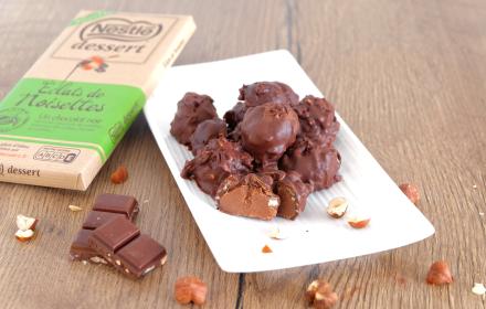Rochers cœur praliné et coque en chocolat éclats de noisettes