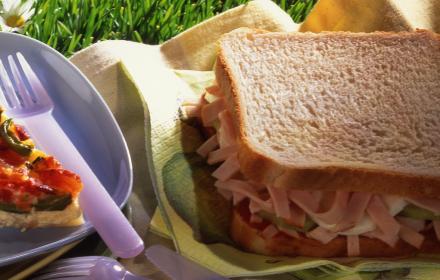 Sandwich estival au blanc de poulet