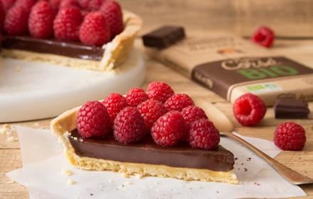 tarte au chocolat noir bio corsé et aux framboises