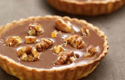 Tartelettes chocolat caramel et noix de pecan caramelisees