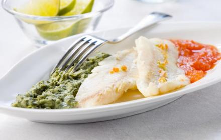 Filets de merlan aux epinards et poivrons doux