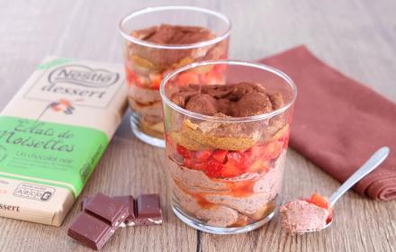 Tiramisu aux fraises et chocolat éclats de noisettes