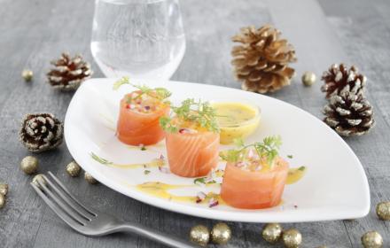 Makis de saumon fumé radis noir grenade mangue