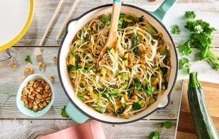 Nouilles sautées aux légumes verts, à la thaï