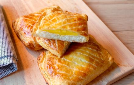 Chaussons mangue, noix de coco, citron vert